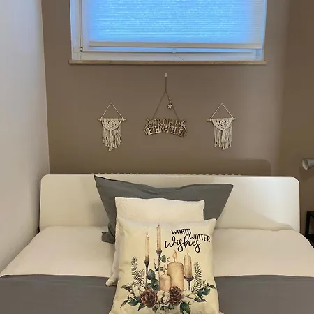 Zentrales Privatapartment شقة *