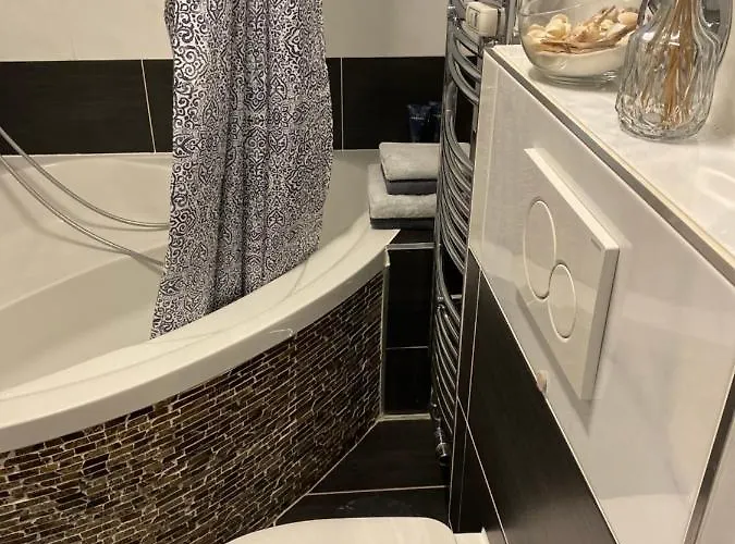 Zentrales Privatapartment Apartman